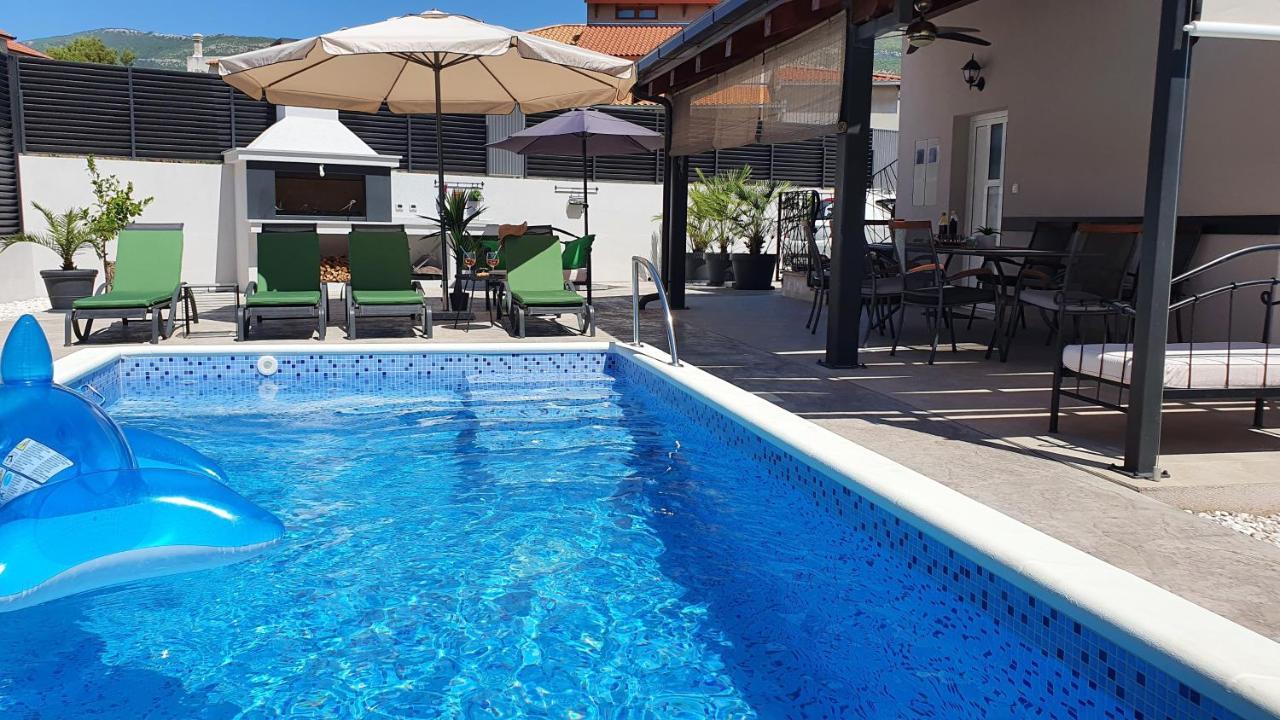 Villa Fides With Private Pool, Garden And Sea View Kaštel Novi Kültér fotó