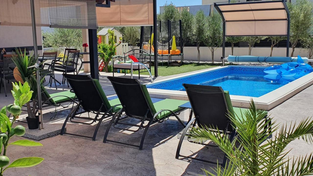 Villa Fides With Private Pool, Garden And Sea View Kaštel Novi Kültér fotó