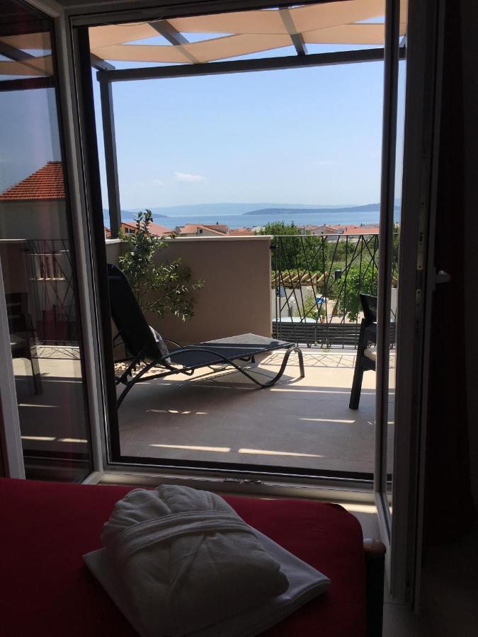 Villa Fides With Private Pool, Garden And Sea View Kaštel Novi Kültér fotó