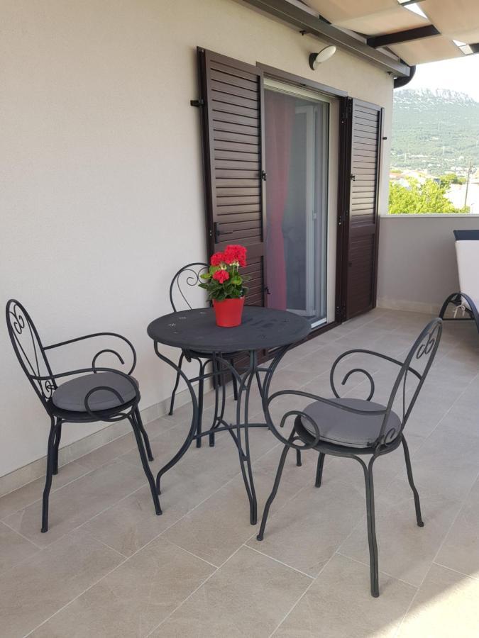 Villa Fides With Private Pool, Garden And Sea View Kaštel Novi Kültér fotó