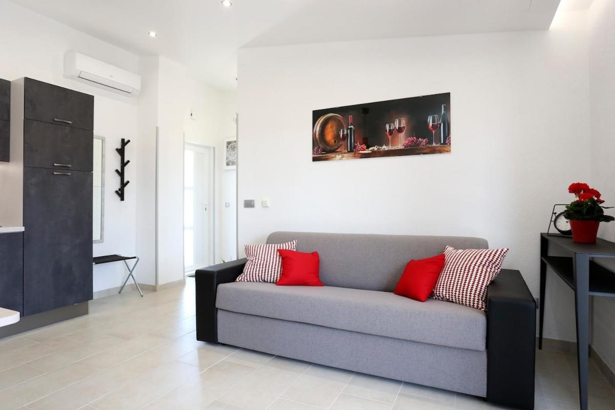Villa Fides With Private Pool, Garden And Sea View Kaštel Novi Kültér fotó